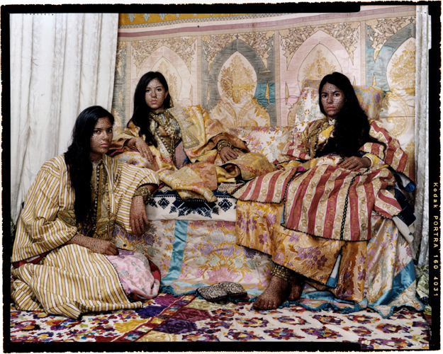  Fotografia dalla serie "Harem Revisited", Lalla Essaydi, 2012-2013  